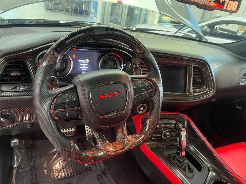 Dodge Challenger Vehicle Image 25