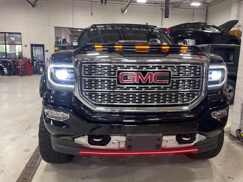 GMC Sierra 1500 Vehicle Image 02