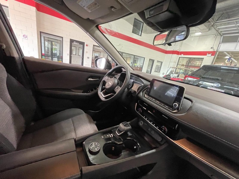 Nissan Rogue Vehicle Image 06