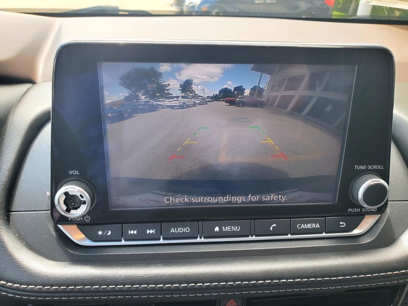 Nissan Rogue Vehicle Image 11