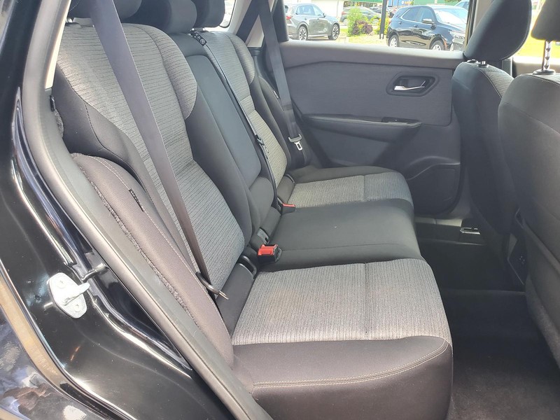 Nissan Rogue Vehicle Image 14