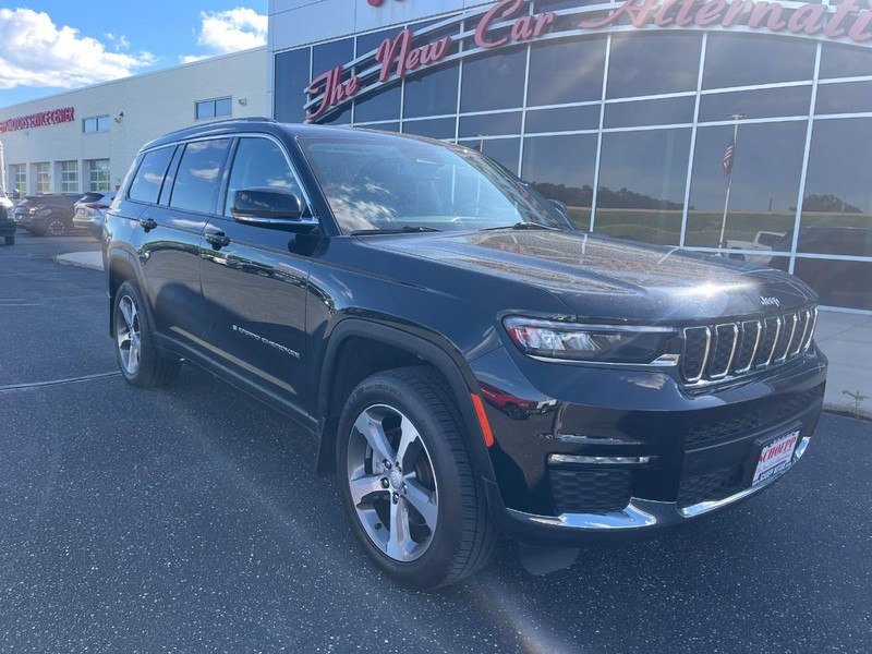 Jeep Grand Cherokee L Vehicle Image 02
