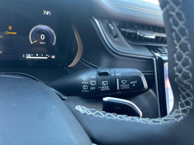 Jeep Grand Cherokee L Vehicle Image 27