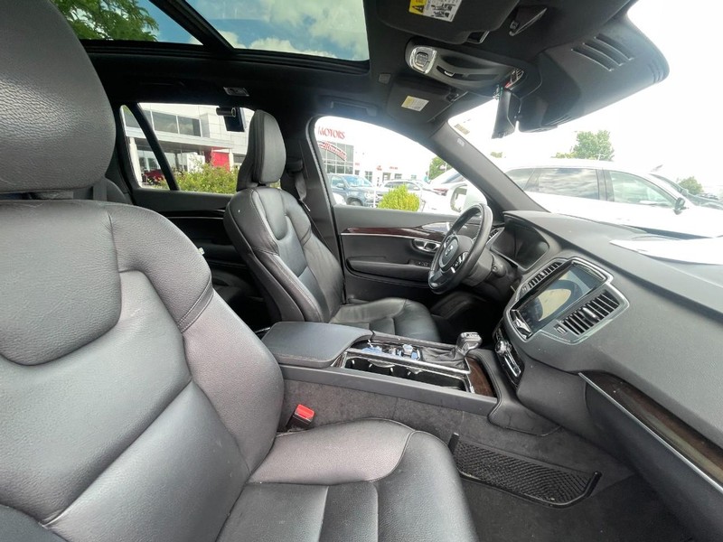 Volvo XC90 Vehicle Image 04