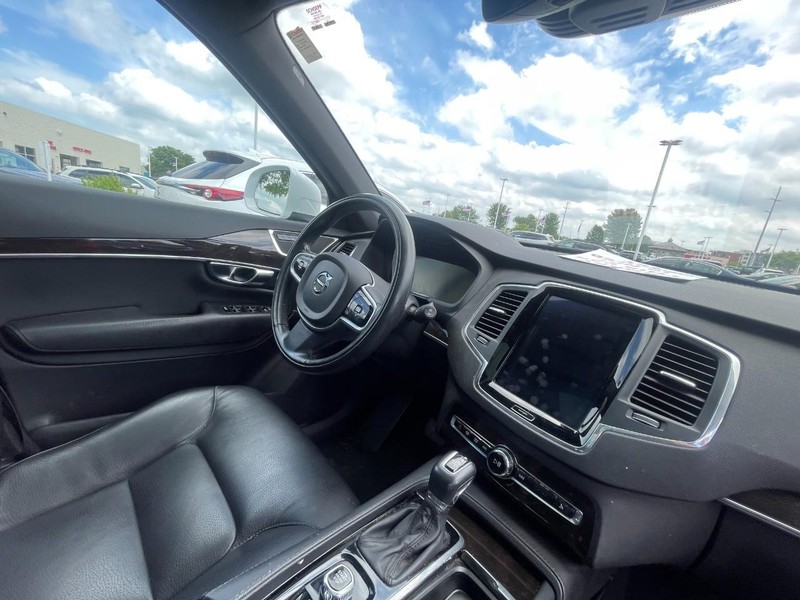 Volvo XC90 Vehicle Image 06