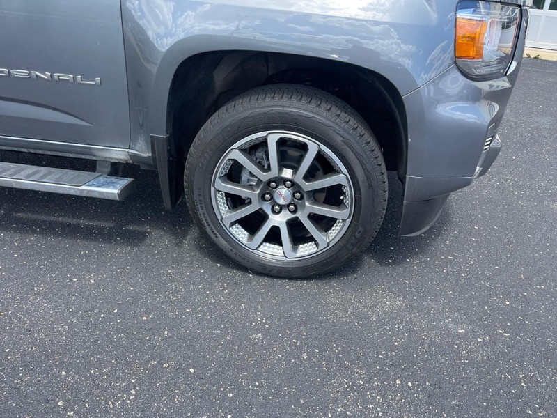 GMC Canyon Vehicle Image 09