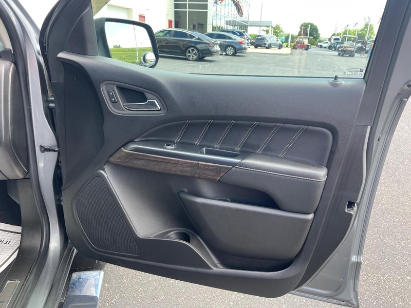 GMC Canyon Vehicle Image 10