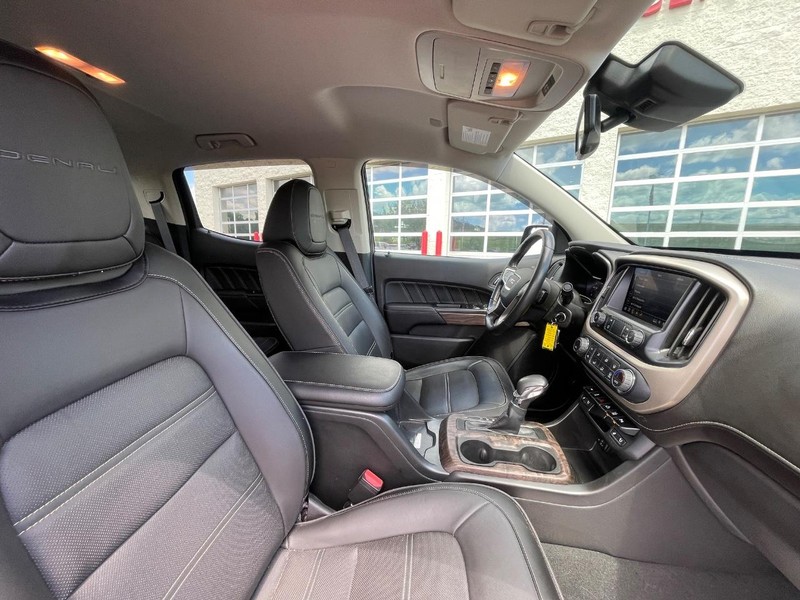 GMC Canyon Vehicle Image 12