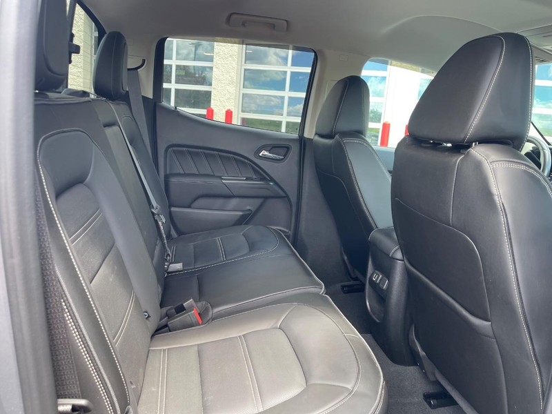 GMC Canyon Vehicle Image 15