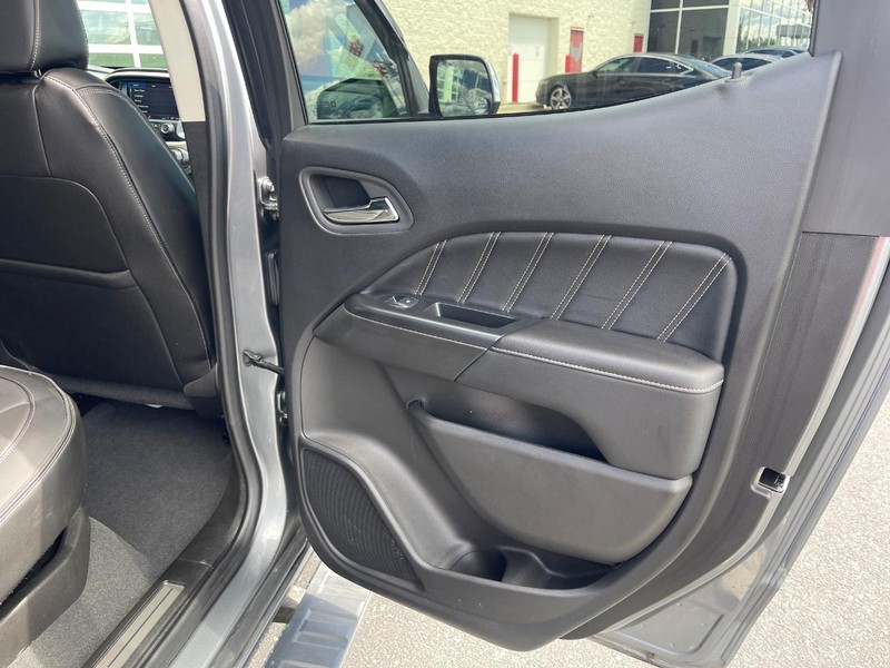 GMC Canyon Vehicle Image 18