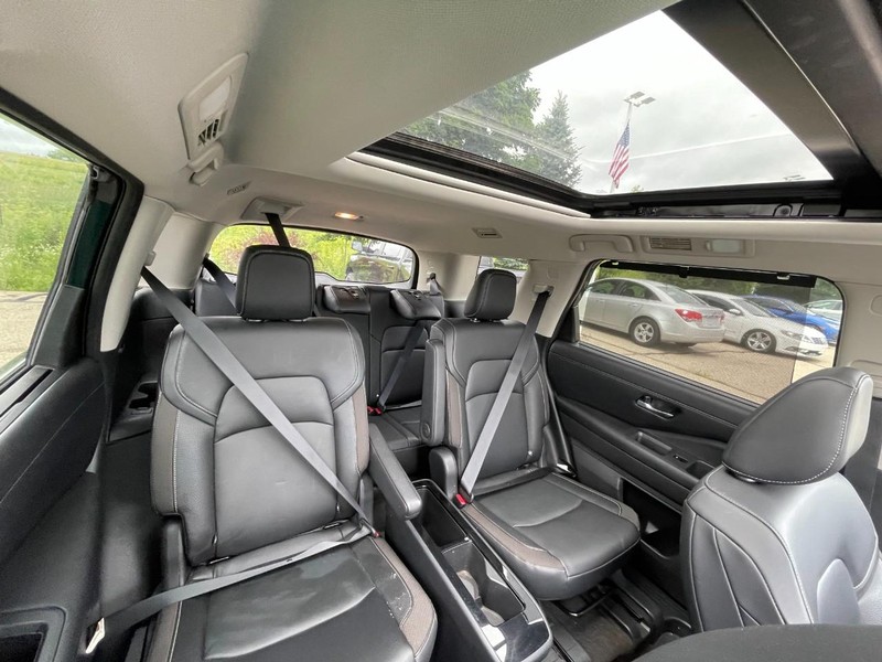 Nissan Pathfinder Vehicle Image 05