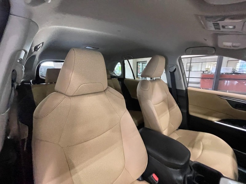 Toyota RAV4 Vehicle Image 04