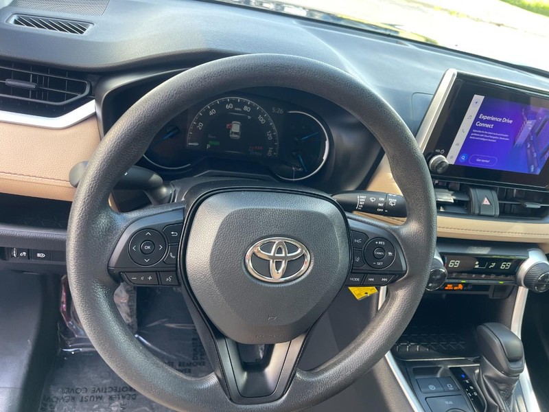 Toyota RAV4 Vehicle Image 21