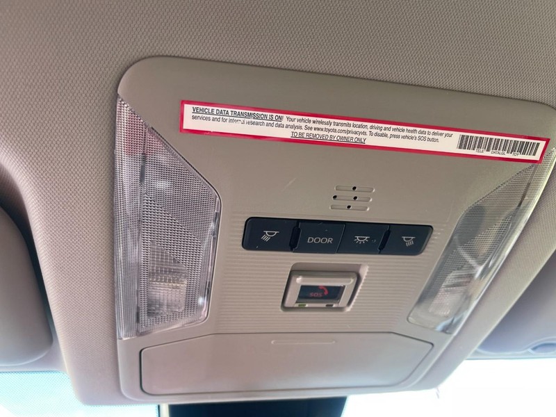 Toyota RAV4 Vehicle Image 30