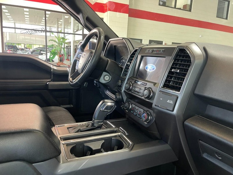 Ford F-150 Vehicle Image 02