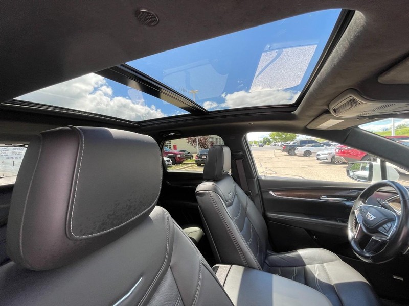 Cadillac XT5 Vehicle Image 04