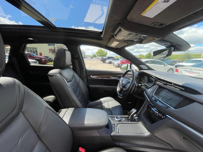 Cadillac XT5 Vehicle Image 05