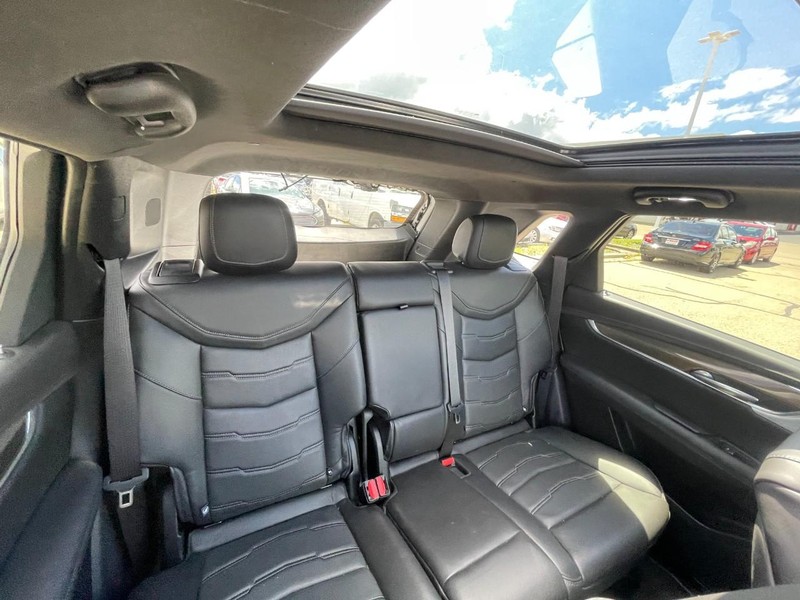 Cadillac XT5 Vehicle Image 06