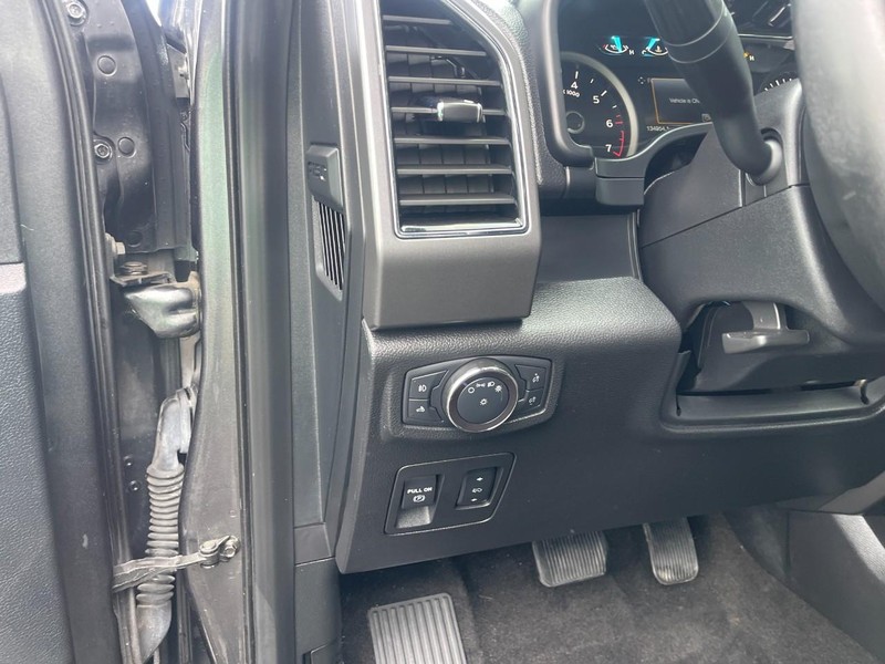 Ford F-150 Vehicle Image 12