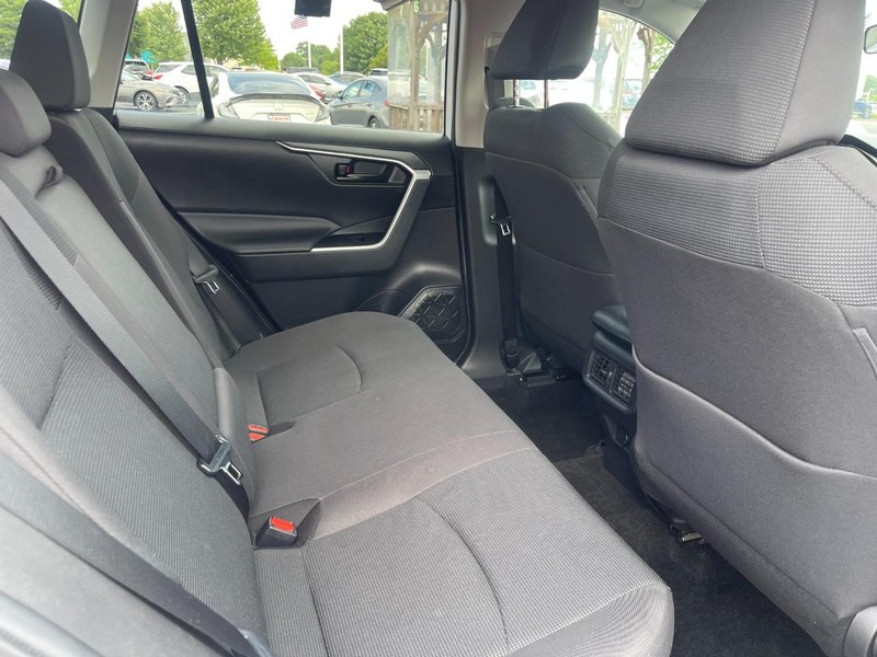 Toyota RAV4 Hybrid Vehicle Image 09