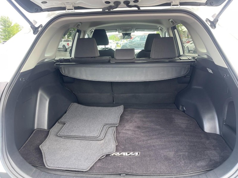 Toyota RAV4 Hybrid Vehicle Image 12