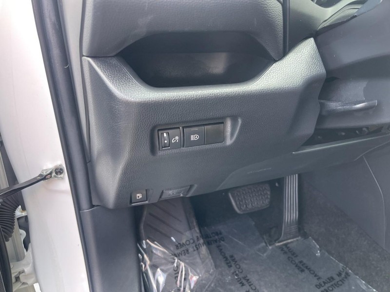 Toyota RAV4 Hybrid Vehicle Image 17