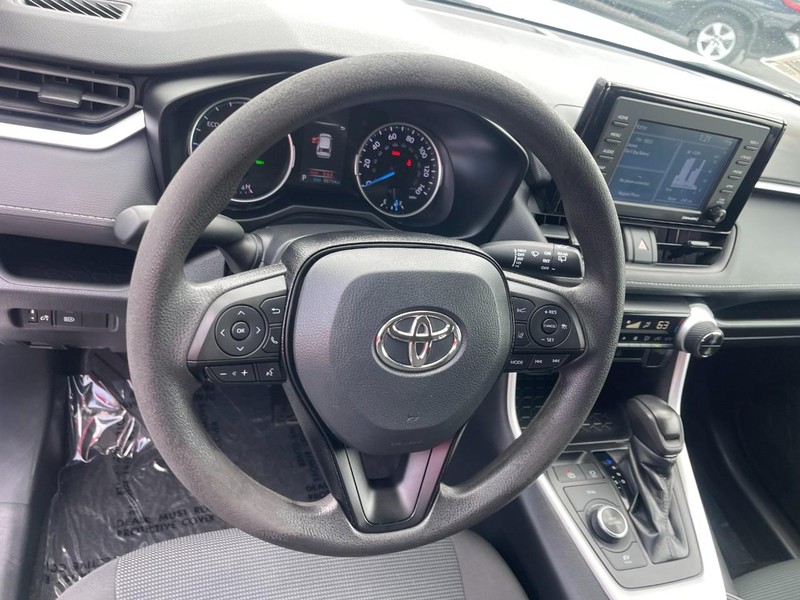 Toyota RAV4 Hybrid Vehicle Image 18