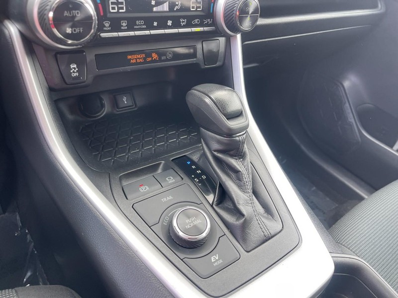 Toyota RAV4 Hybrid Vehicle Image 22