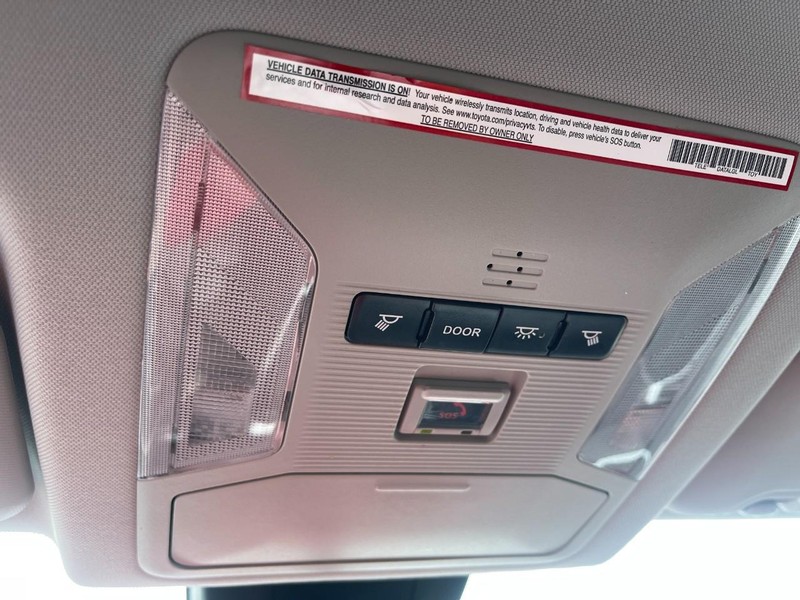 Toyota RAV4 Hybrid Vehicle Image 25