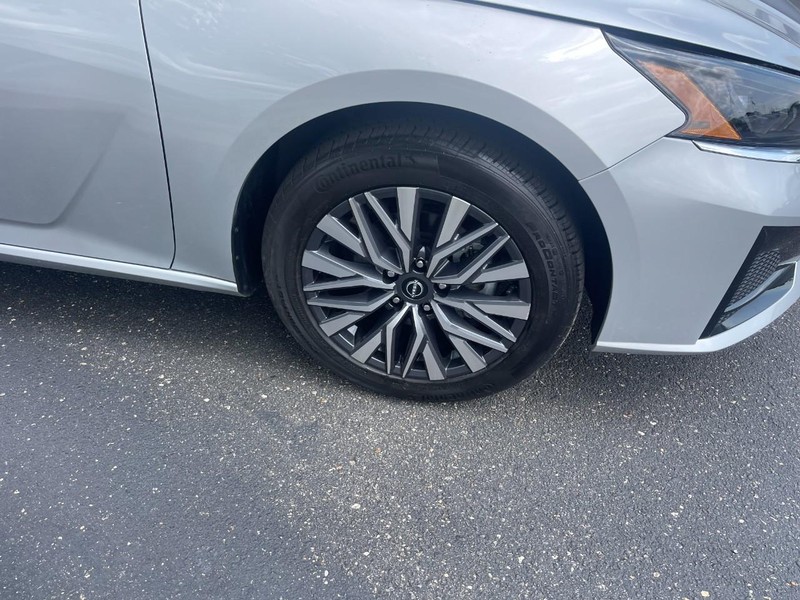 Nissan Altima Vehicle Image 07