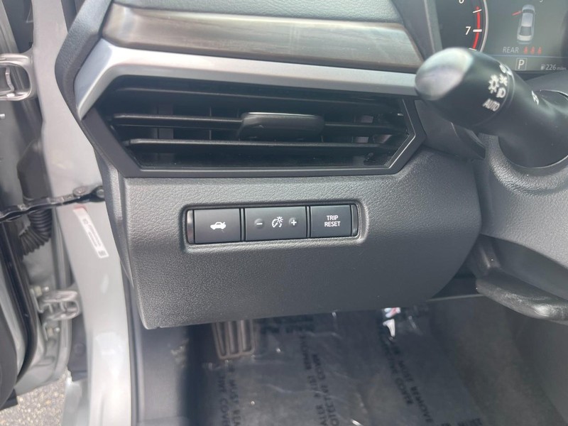 Nissan Altima Vehicle Image 18