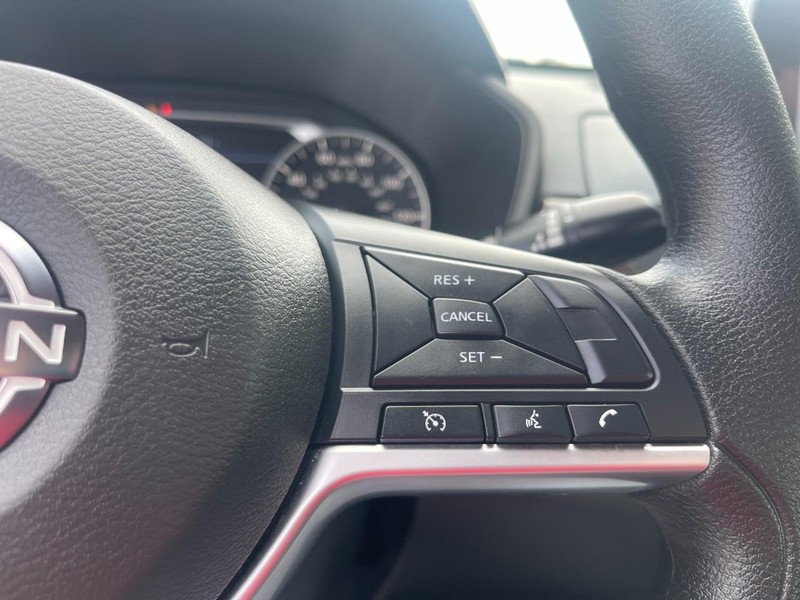 Nissan Altima Vehicle Image 21