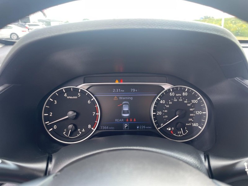 Nissan Altima Vehicle Image 22