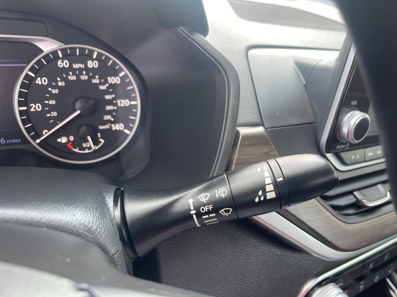 Nissan Altima Vehicle Image 23