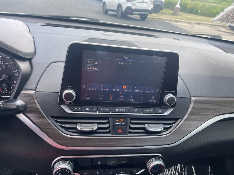 Nissan Altima Vehicle Image 27