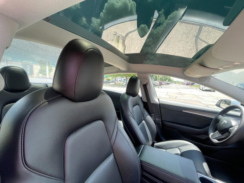 Tesla Model 3 Vehicle Image 03