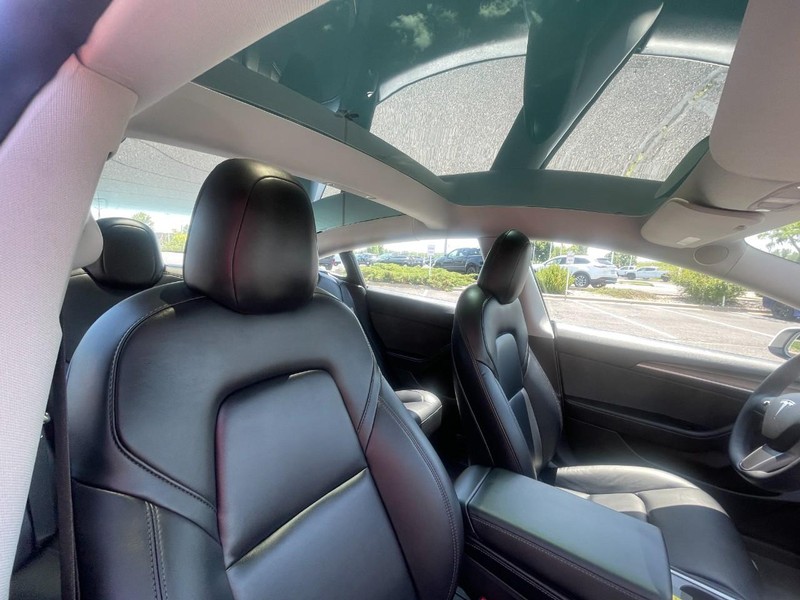 Tesla Model 3 Vehicle Image 08