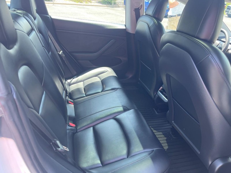 Tesla Model 3 Vehicle Image 11
