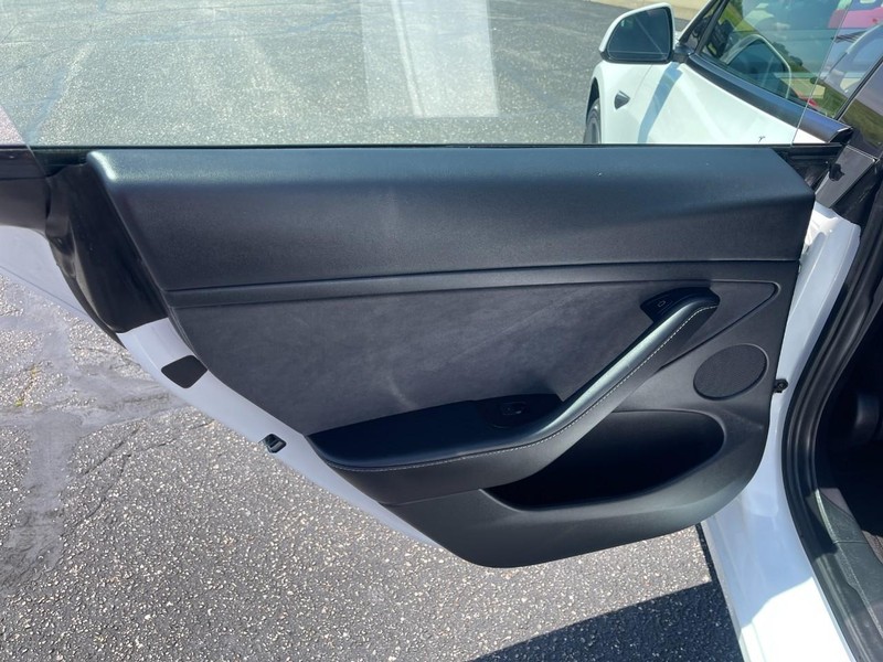Tesla Model 3 Vehicle Image 16