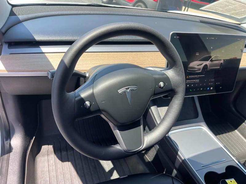 Tesla Model 3 Vehicle Image 20