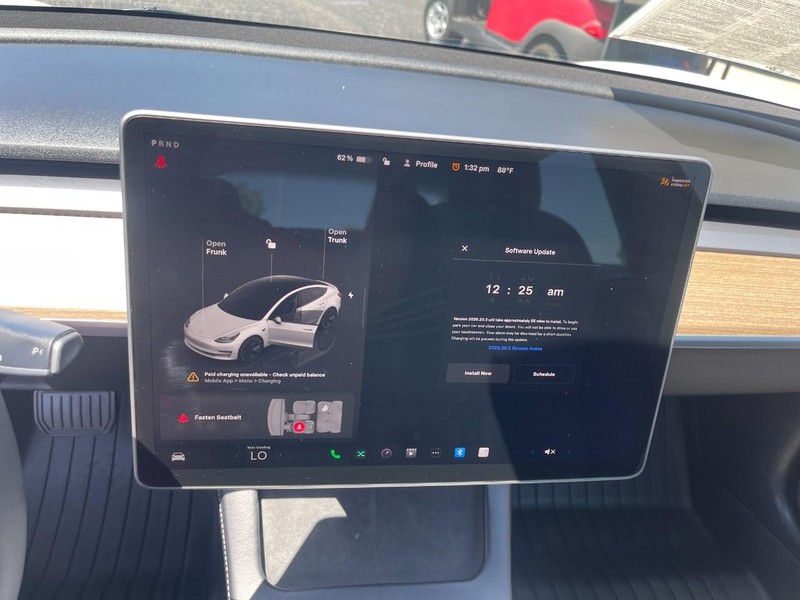 Tesla Model 3 Vehicle Image 22