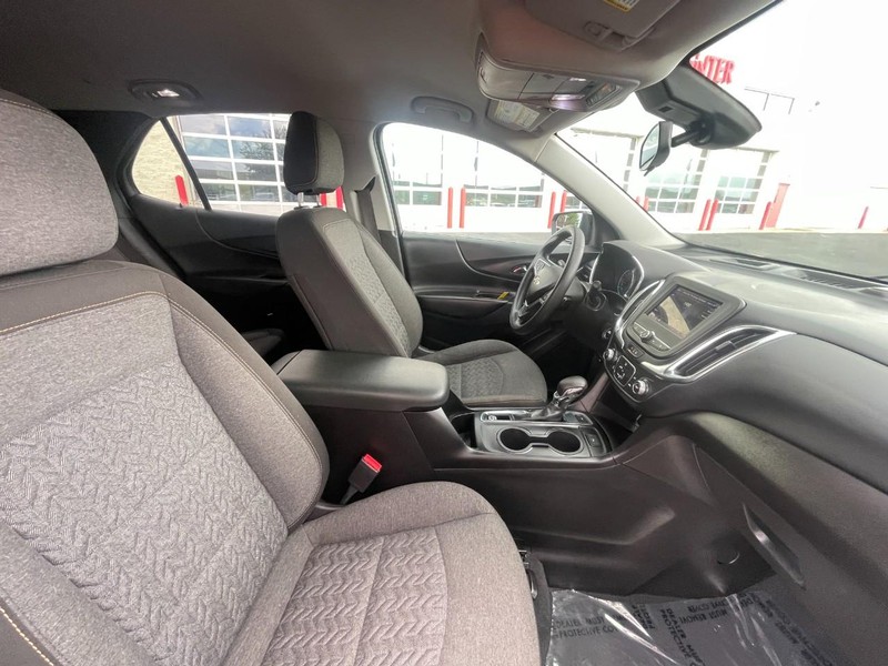 Chevrolet Equinox Vehicle Image 10