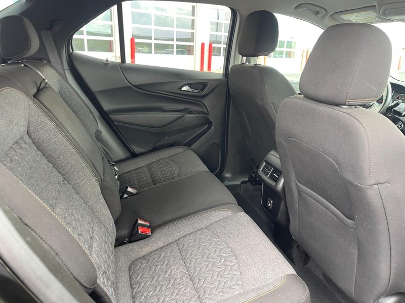 Chevrolet Equinox Vehicle Image 12