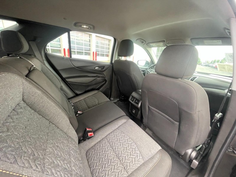 Chevrolet Equinox Vehicle Image 13