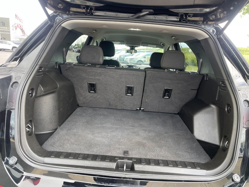 Chevrolet Equinox Vehicle Image 15