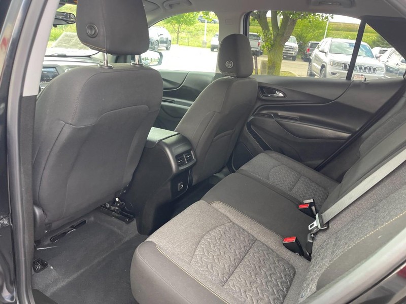 Chevrolet Equinox Vehicle Image 16
