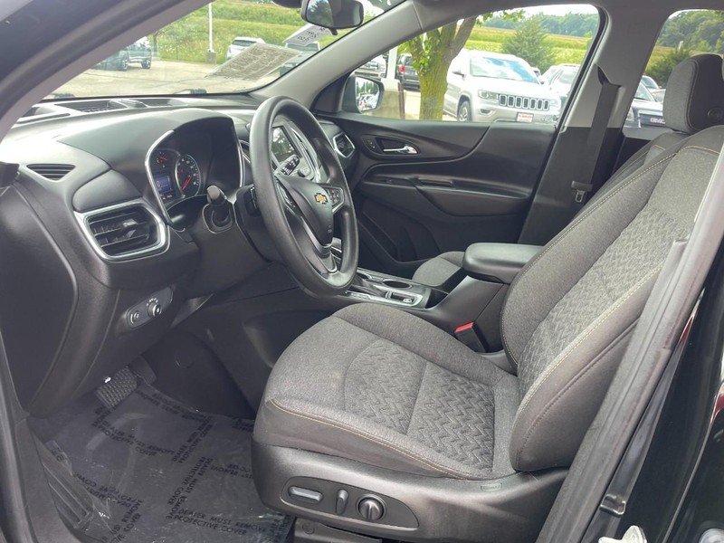Chevrolet Equinox Vehicle Image 18