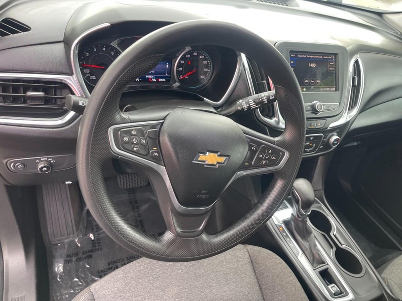 Chevrolet Equinox Vehicle Image 21