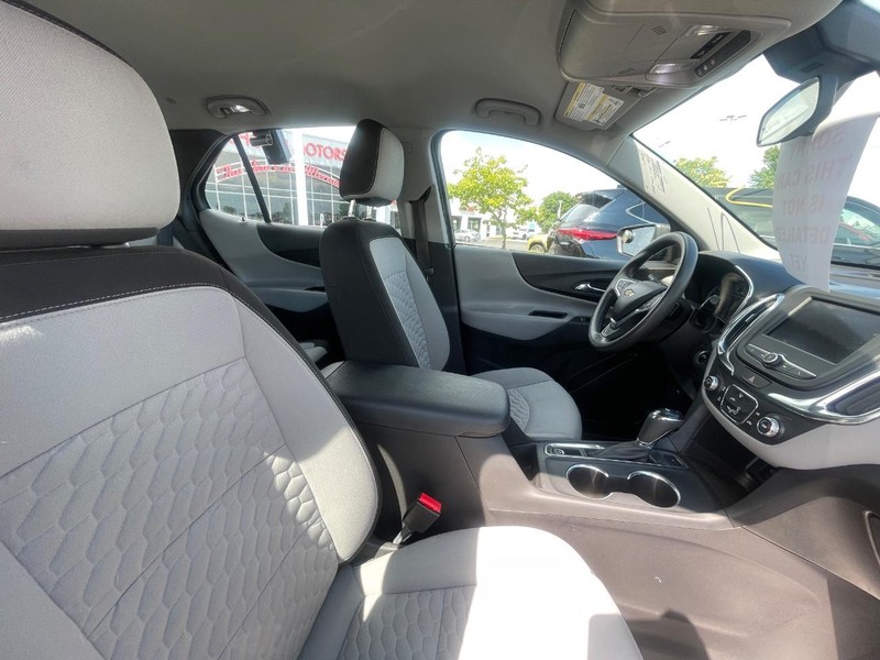 Chevrolet Equinox Vehicle Image 03