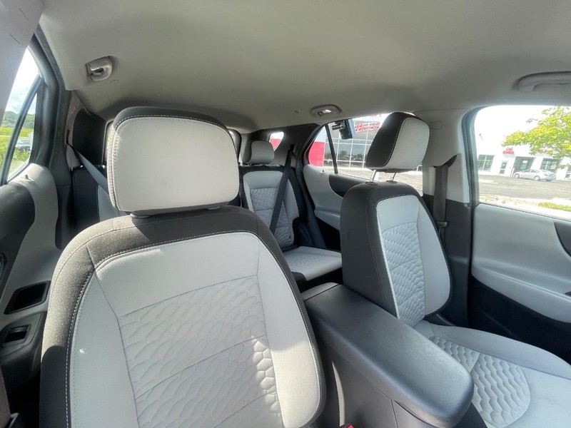 Chevrolet Equinox Vehicle Image 04